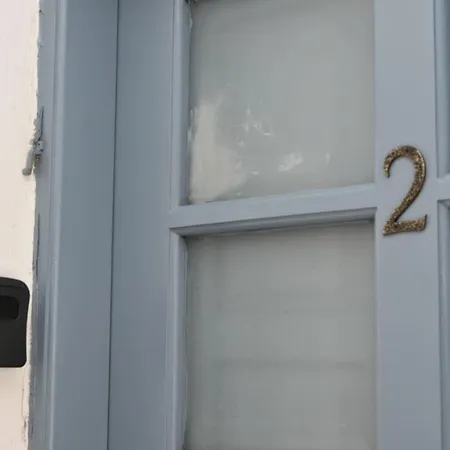 Appartement Cute Seafront Escape For 3 *