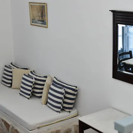 Apartamento Cute Seafront Escape For 3 *