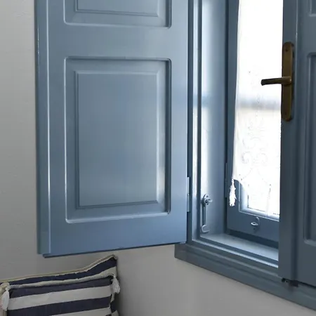 Cute Seafront Escape For 3
