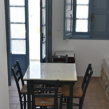 Cute Seafront Escape For 3 Pátmos