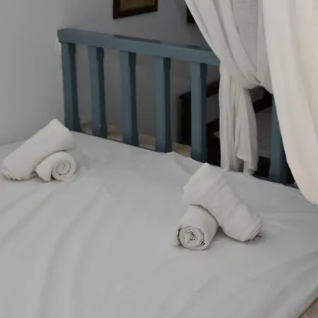 Cute Seafront Escape For 3 Pátmos